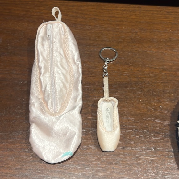 Cute Pointe Shoe pencil holder, coin purse and makeup bag/ Ballet Shoe Keychain - Picture 1 of 9